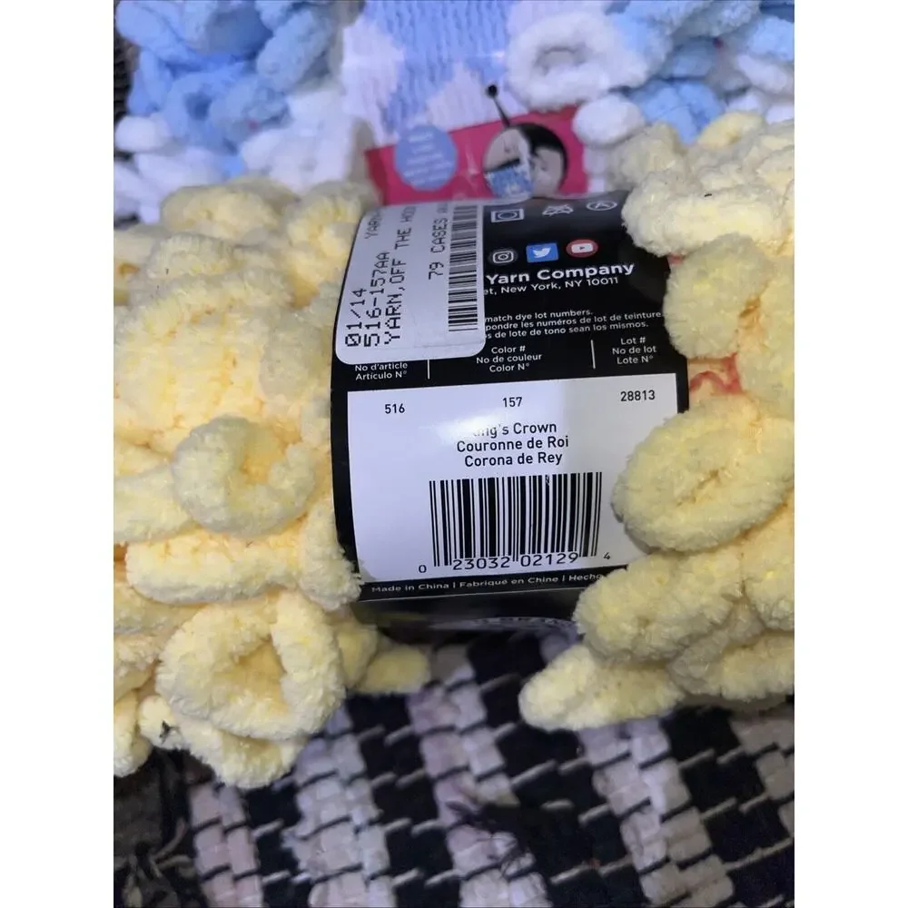 2 Lion Brand Yarns Off The Hook 3.5oz‎ King's Crown Yellow Polyester 157 & Star